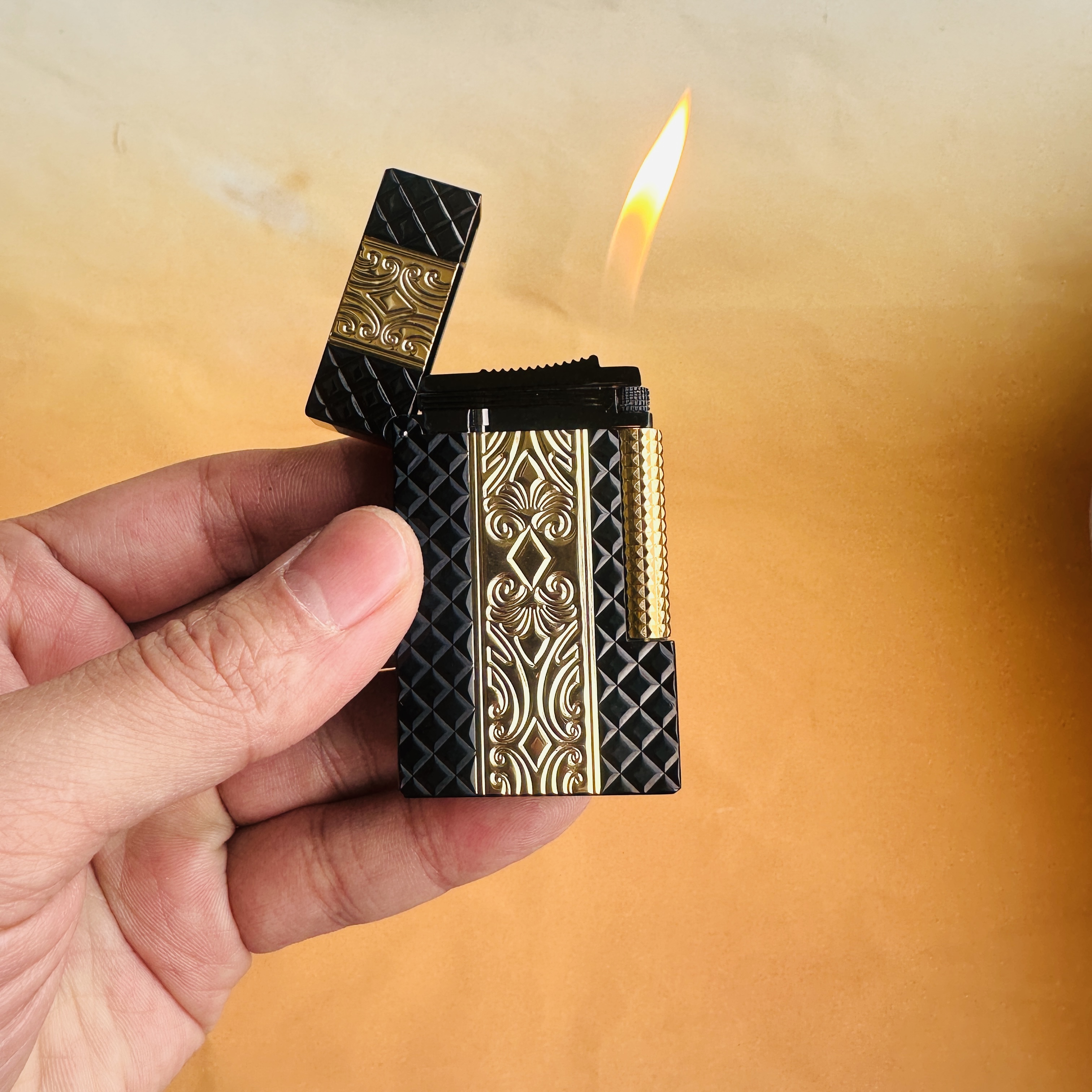 Luxury Brand Custom Lighter —  - Men Accessories Brands recensione e prezzo