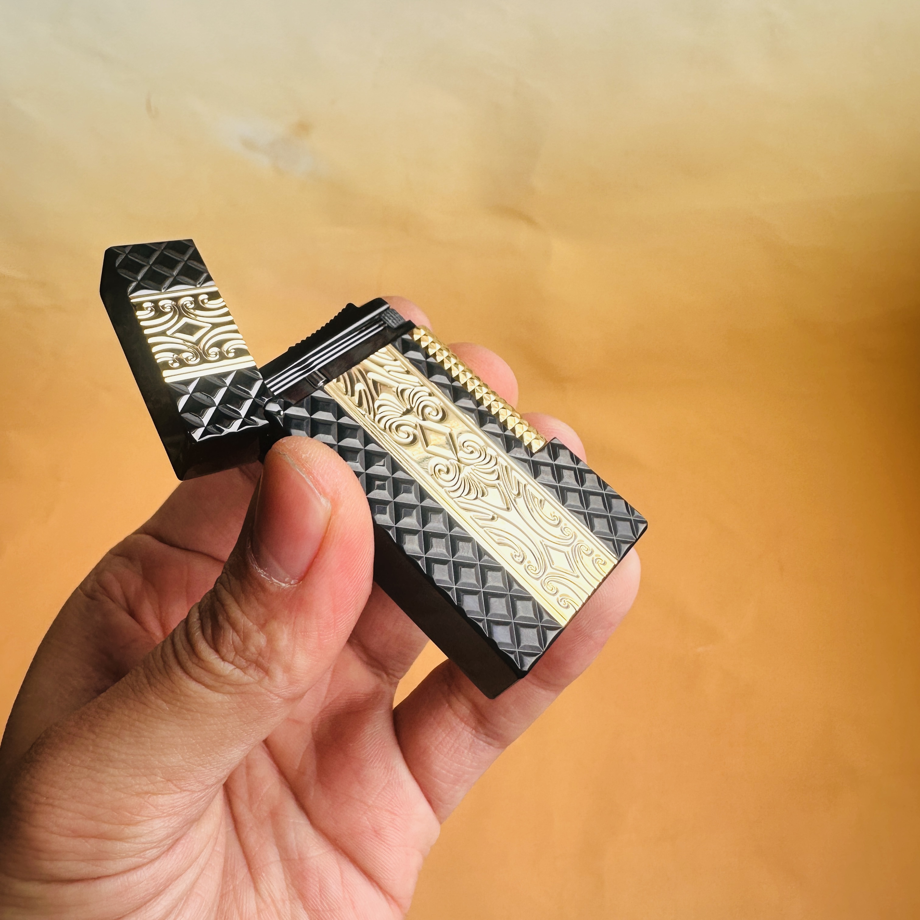 Luxury Brand Custom Lighter —  - Men Accessories Brands recensione e prezzo