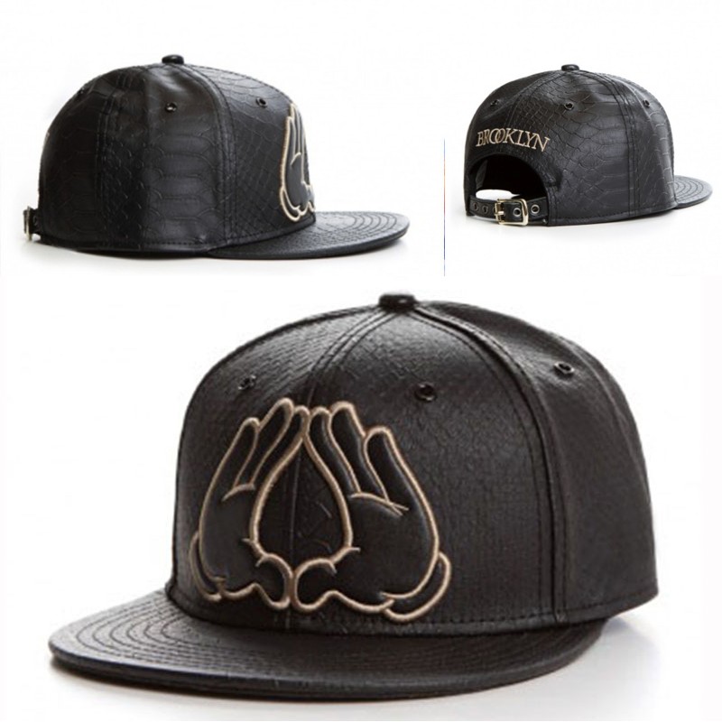Fashio Brand Leather Cap Baseb - Men Accessories Brands recensione e prezzo